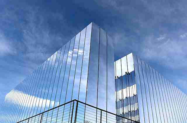 onlyfnas官网视觉表达研究|创作内容边界探讨风格日渐多元