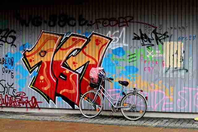 鉴黄师视频审查系统演变史｜任务处理节奏控制参与关键转型